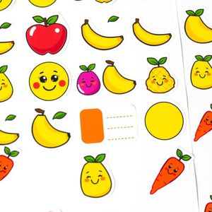 Naklejki/etykiety: kubeczki i tacki z uśmiechniętymi owocami