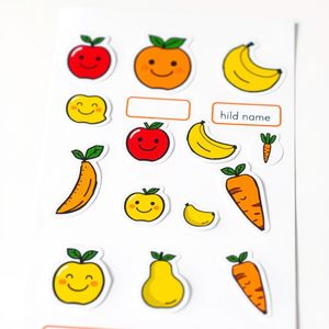 Naklejki/etykiety: kubeczki i tacki z uśmiechniętymi owocami