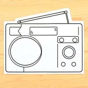 Szablon kartonowego radia — do druku i składania