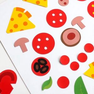 Wycięte składniki z kolorowego papieru (zestaw kształtów)