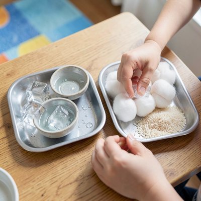 Stacja sensoryczna — taca z lodem i wata