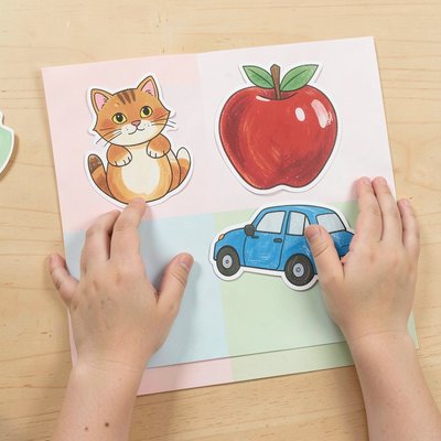 Strona "Co widzę?" — przykładowa karta z naklejkami