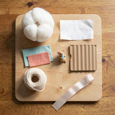 Zestaw sensoryczny — flat lay próbek faktur