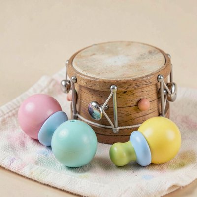 Tamburyn i małe grzechotki