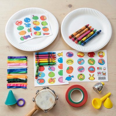 Materiały do zajęć — flatlay