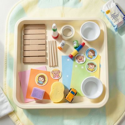 Szablon stanowiska: tacka z przygotowanymi materiałami