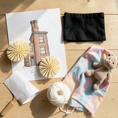 Zdjęcie typu flat-lay: Zestaw rekwizytów do zajęć