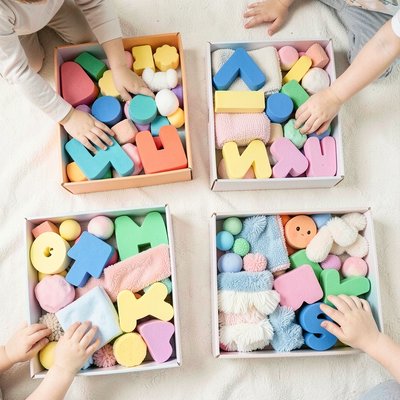 Sensoryczne pudełko — fotoprezentacja z góry