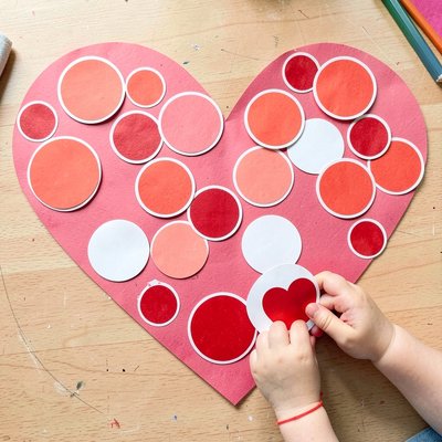 Wspólne serce z naklejek — zdjęcie kolażu