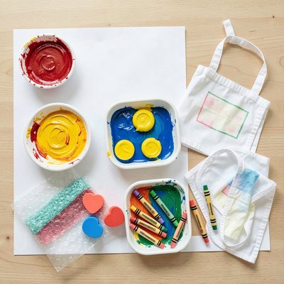 Stanowisko do zajęć — przygotowane materiały (widok z góry)