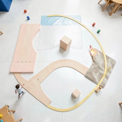 Sensoryczny tor wyścigowy — plan z góry