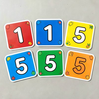 Karty z numerami 1–5 — kolorowe