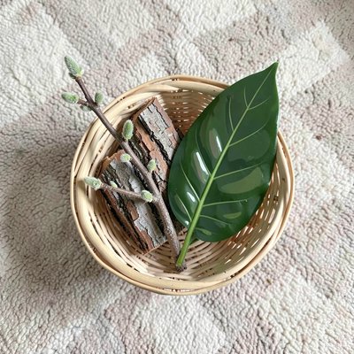Stacja „W lesie” — naturalne materiały