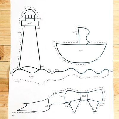 Szablony pomocnicze: elementy do wycięcia (latarnia, statek, fale)