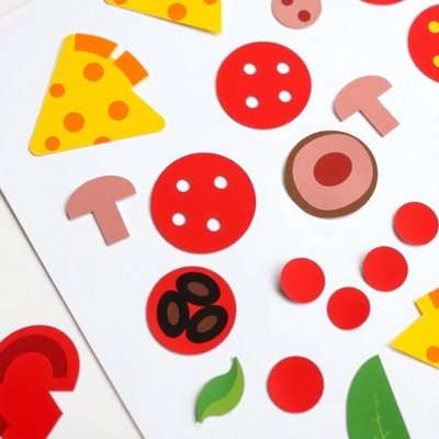 Wycięte składniki z kolorowego papieru (zestaw kształtów)