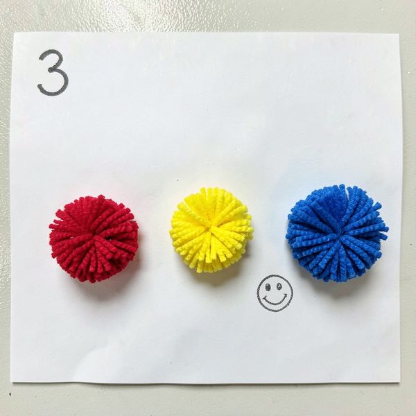 Karta pokazowa: przykładowa praca — 3 plamki - Szablony - Dzień Matematyki